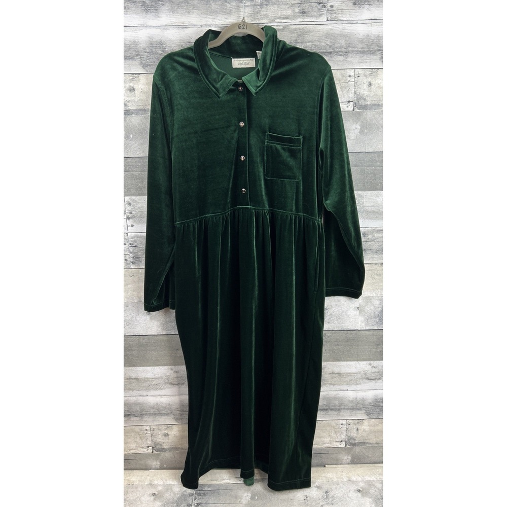 Lord & Taylor Women's VTG Medium Green Valour Nightgown